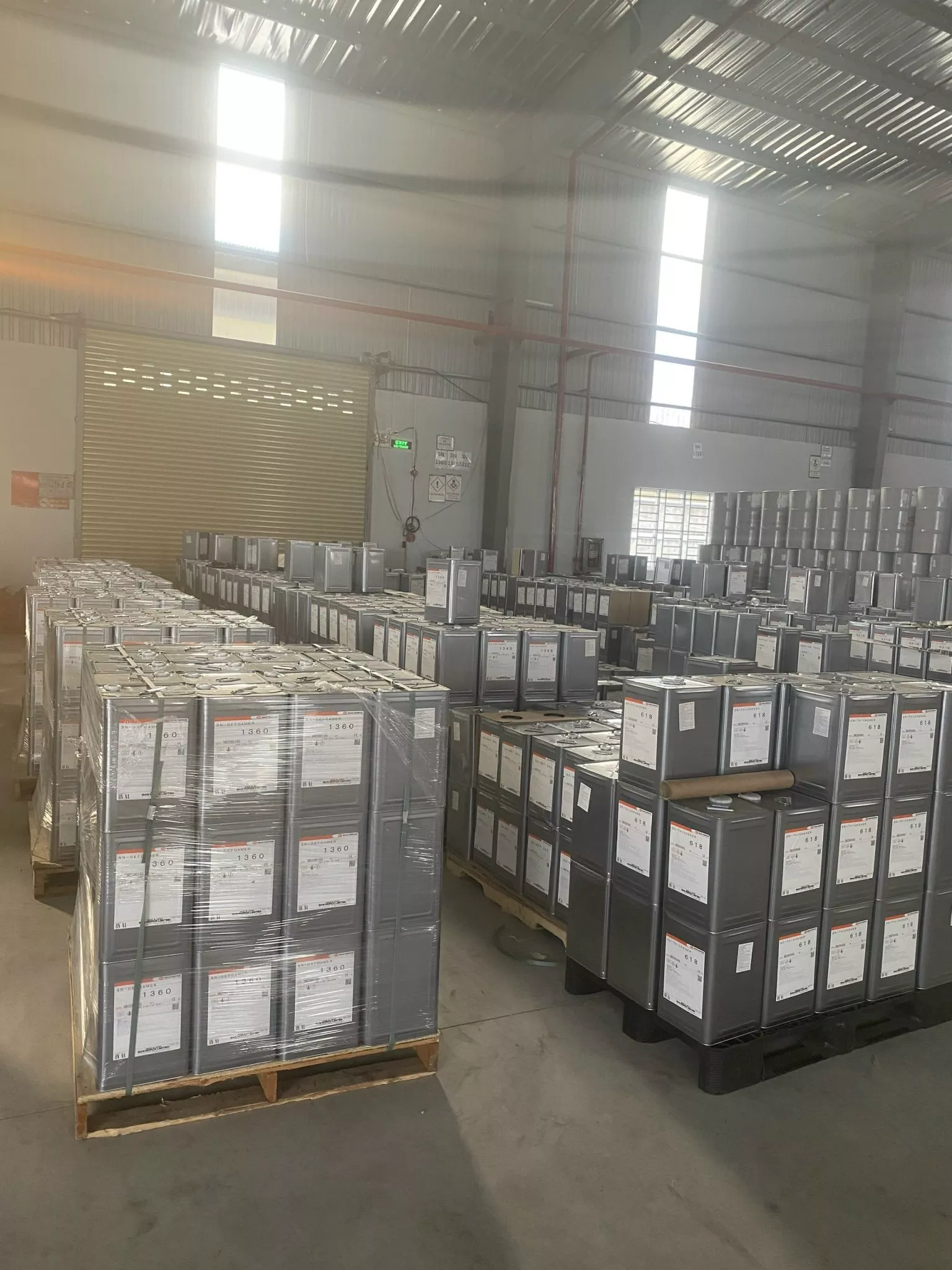chất thấm ướt trong sản xuất sơn