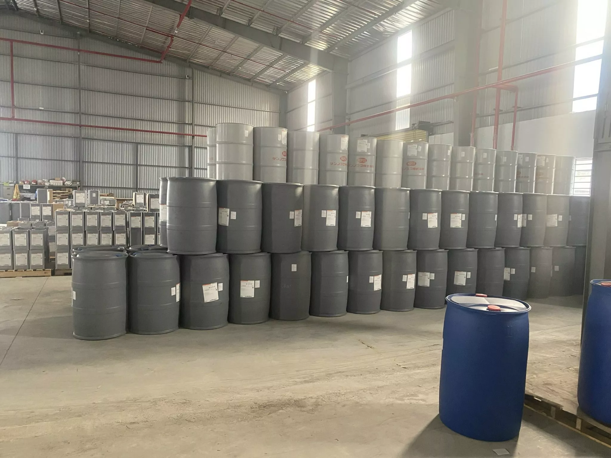 Banner Chất thấm ướt và tầm quan trọng trong sản xuất sơn 4
