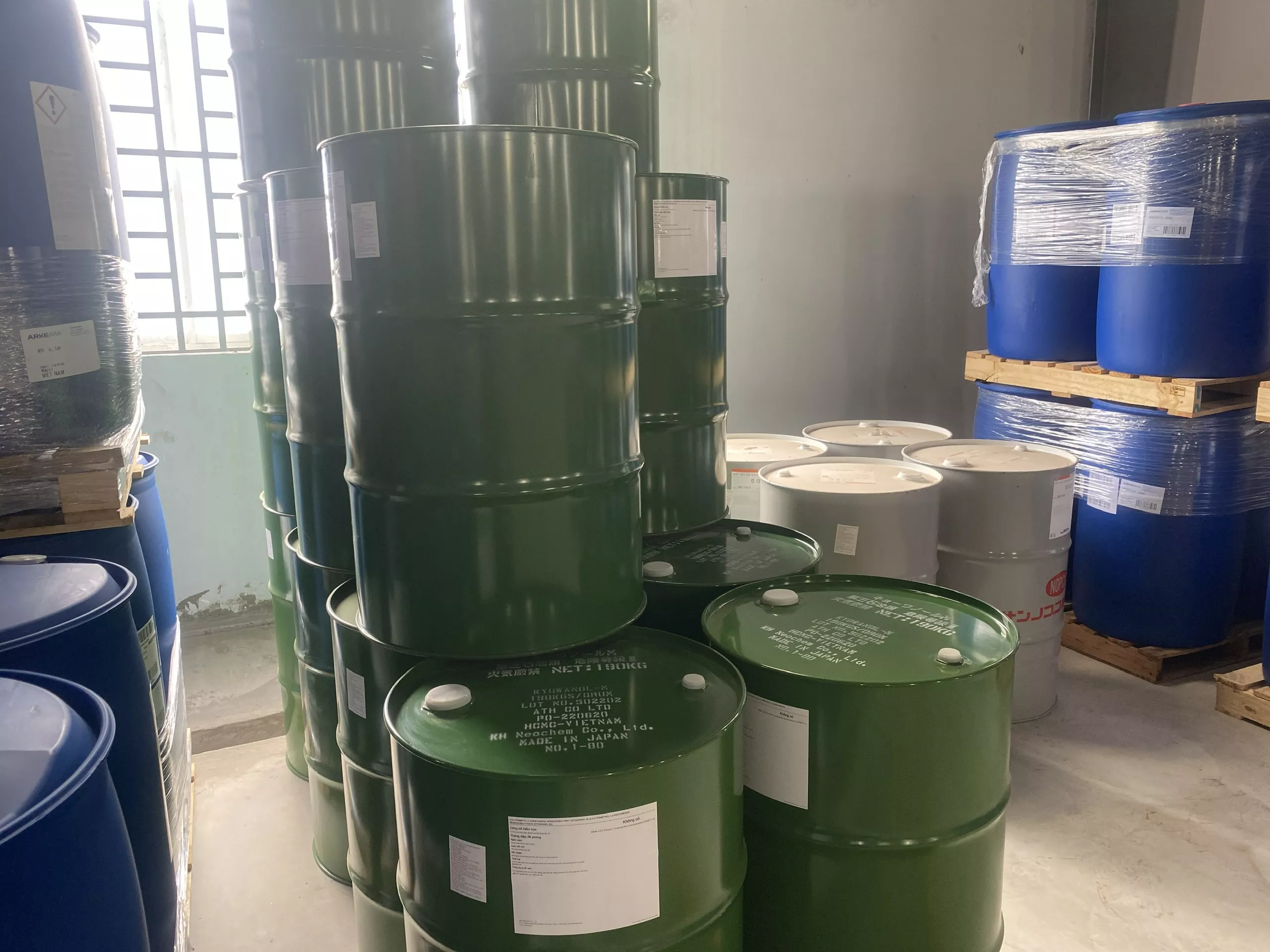 Banner Tầm quan trọng của phụ gia trợ tạo màng trong sơn 3