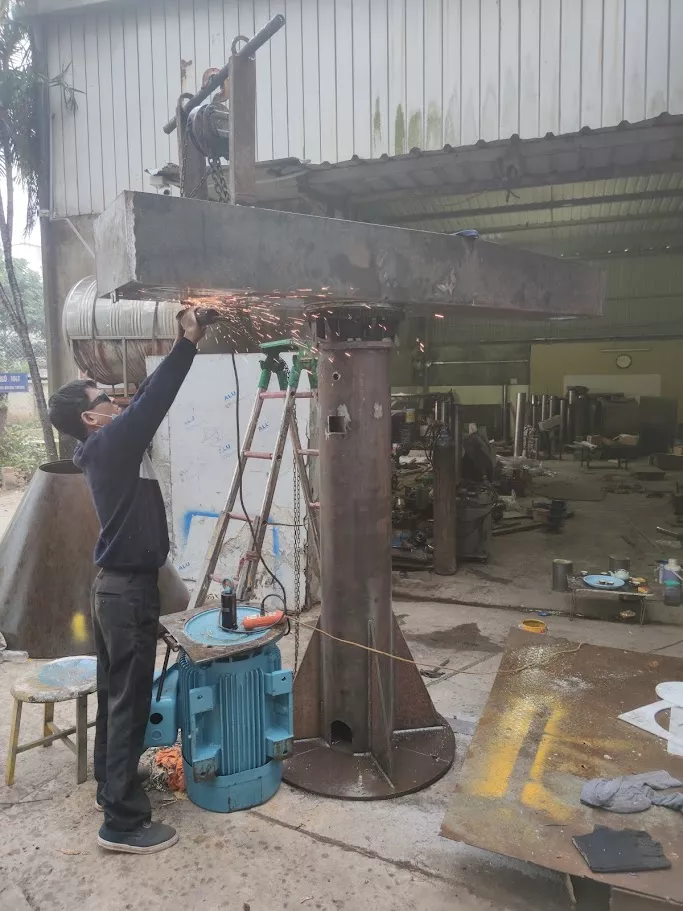 Banner Máy khuấy 4000 lít 75kw 100Hp loại đặt bệt sàn 4