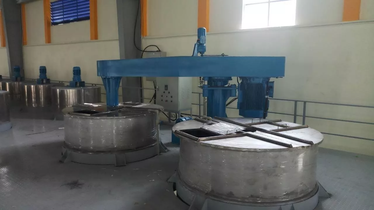 Banner Máy khuấy sơn 5000 lít sàn thao tác công suất lớn 1