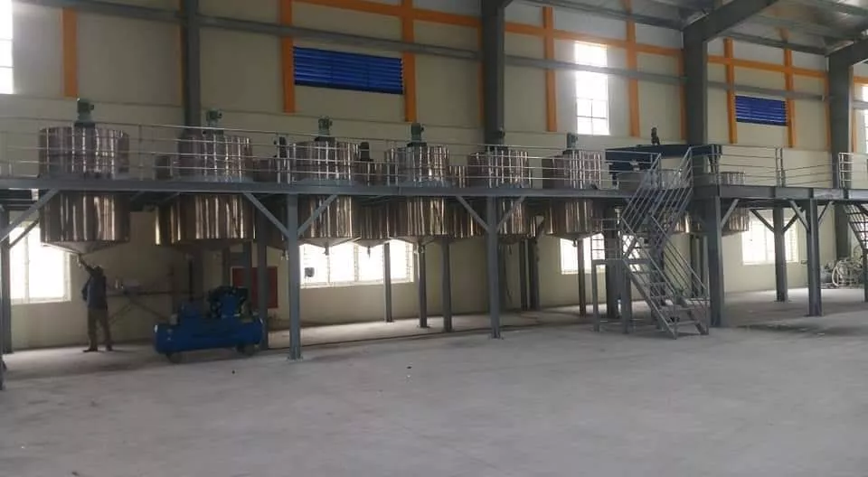 Banner Máy khuấy sơn 5000 lít sàn thao tác công suất lớn 2