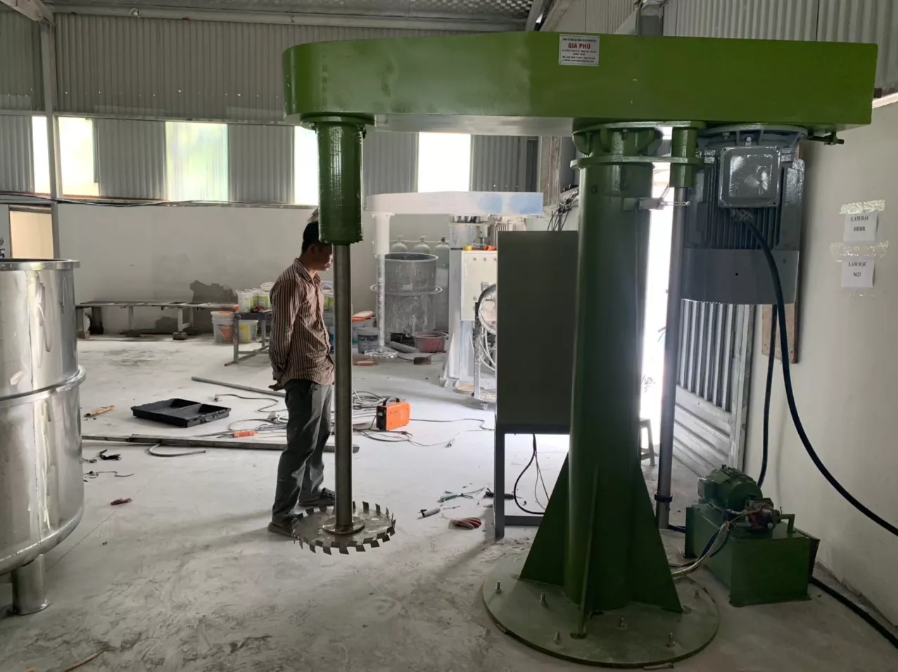 Banner Máy khuấy sơn 1500 lít 37Kw phù hợp nhiều ngành sản xuất 1
