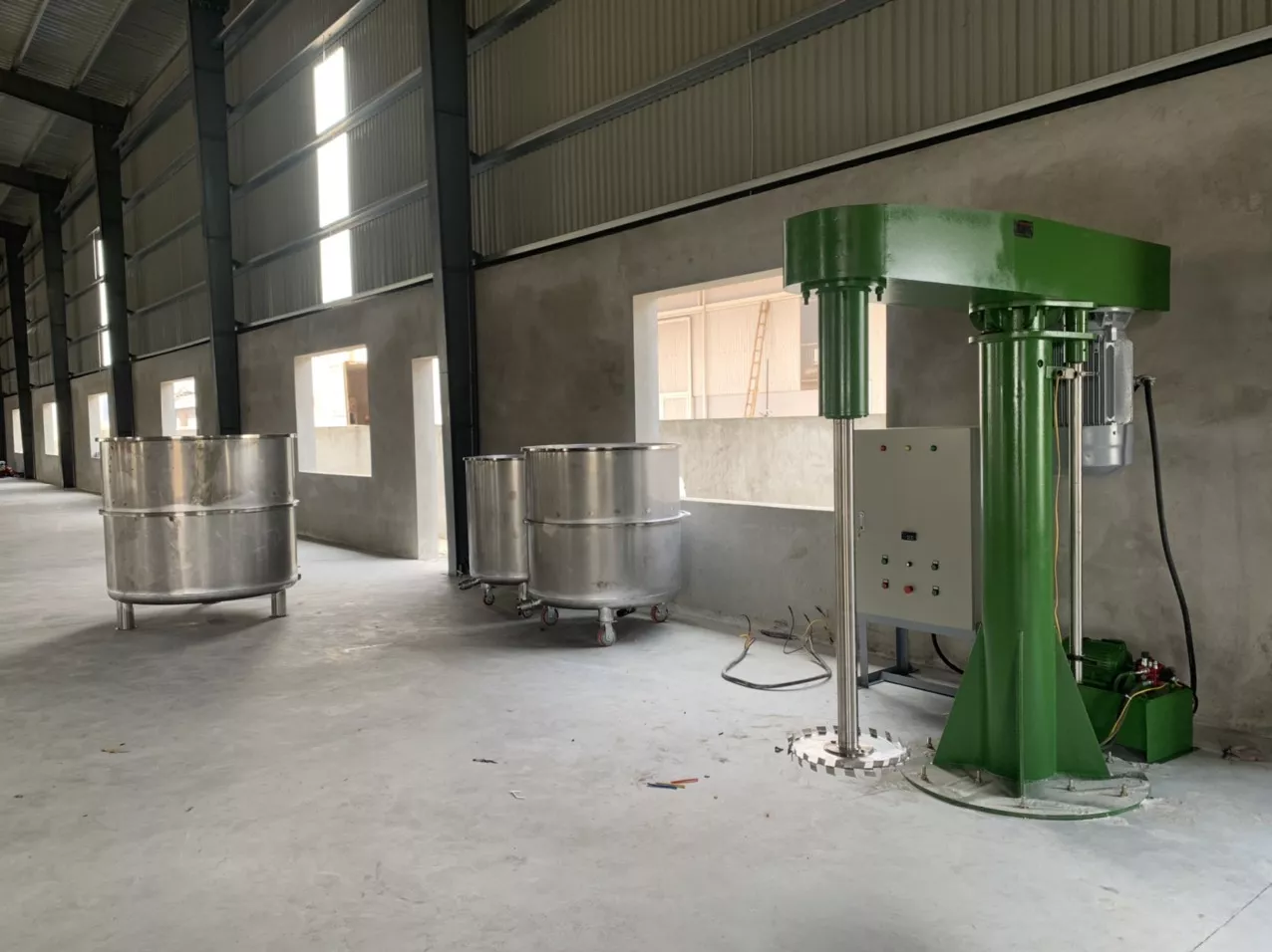 Banner Máy khuấy sơn 3000 lít 55kw công suất lớn 3