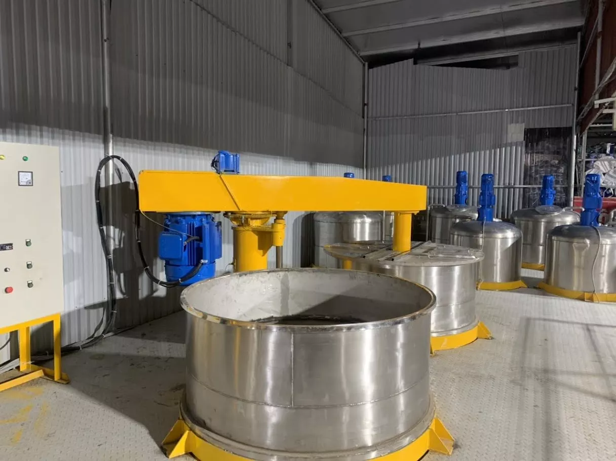 Banner Máy khuấy sơn 4000 lít 75kw sàn thao tác 4