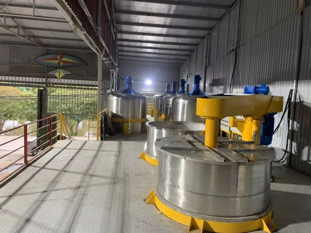 Banner Máy khuấy sơn 4000 lít 75kw sàn thao tác 2