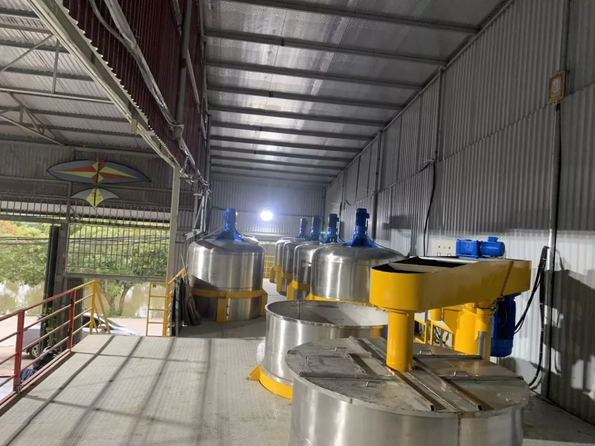 Banner Máy khuấy sơn 4000 lít 75kw sàn thao tác 1