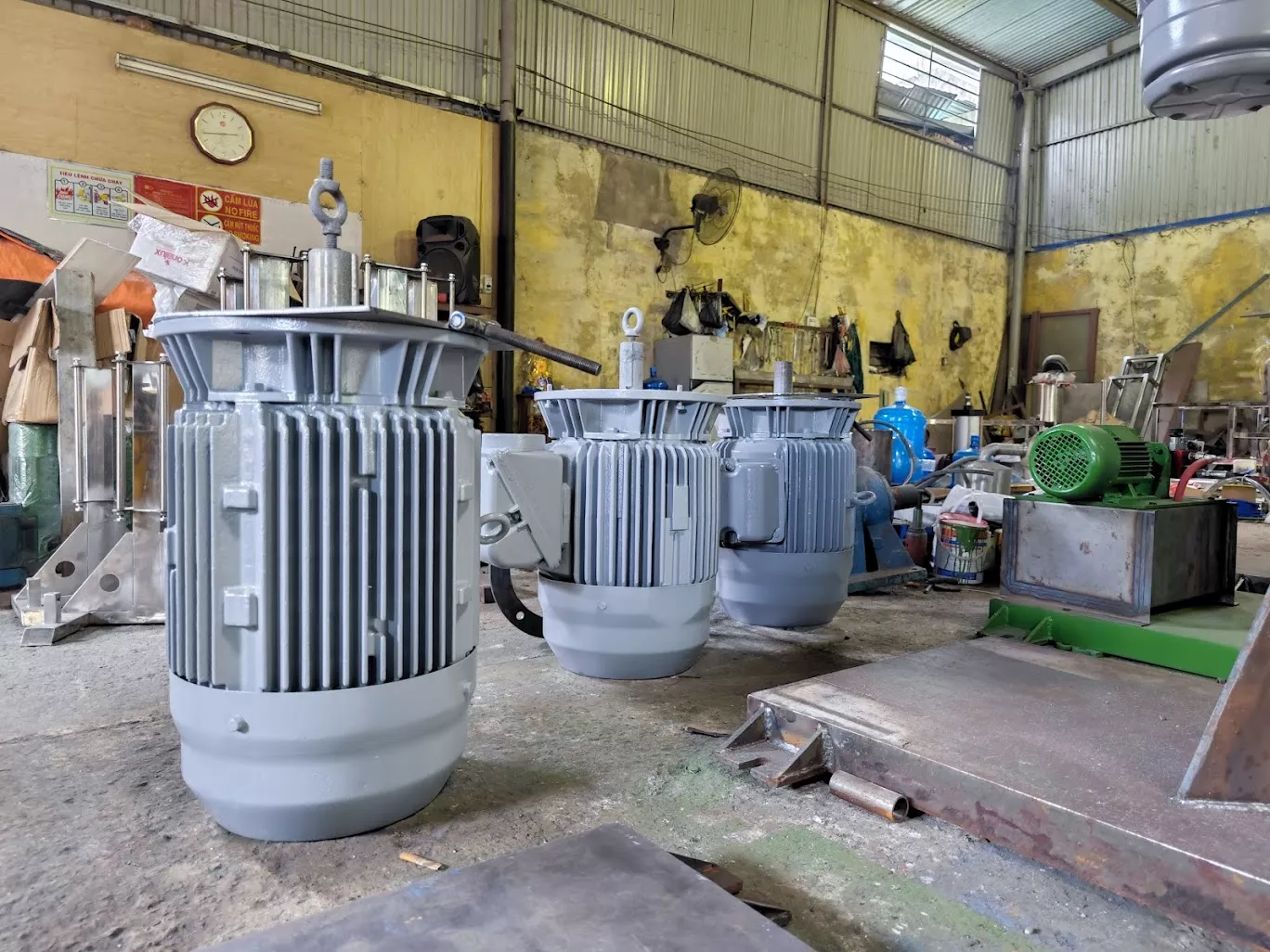 Banner Máy khuấy sơn 700 lít 15kw top 1 doanh số bán hàng 1