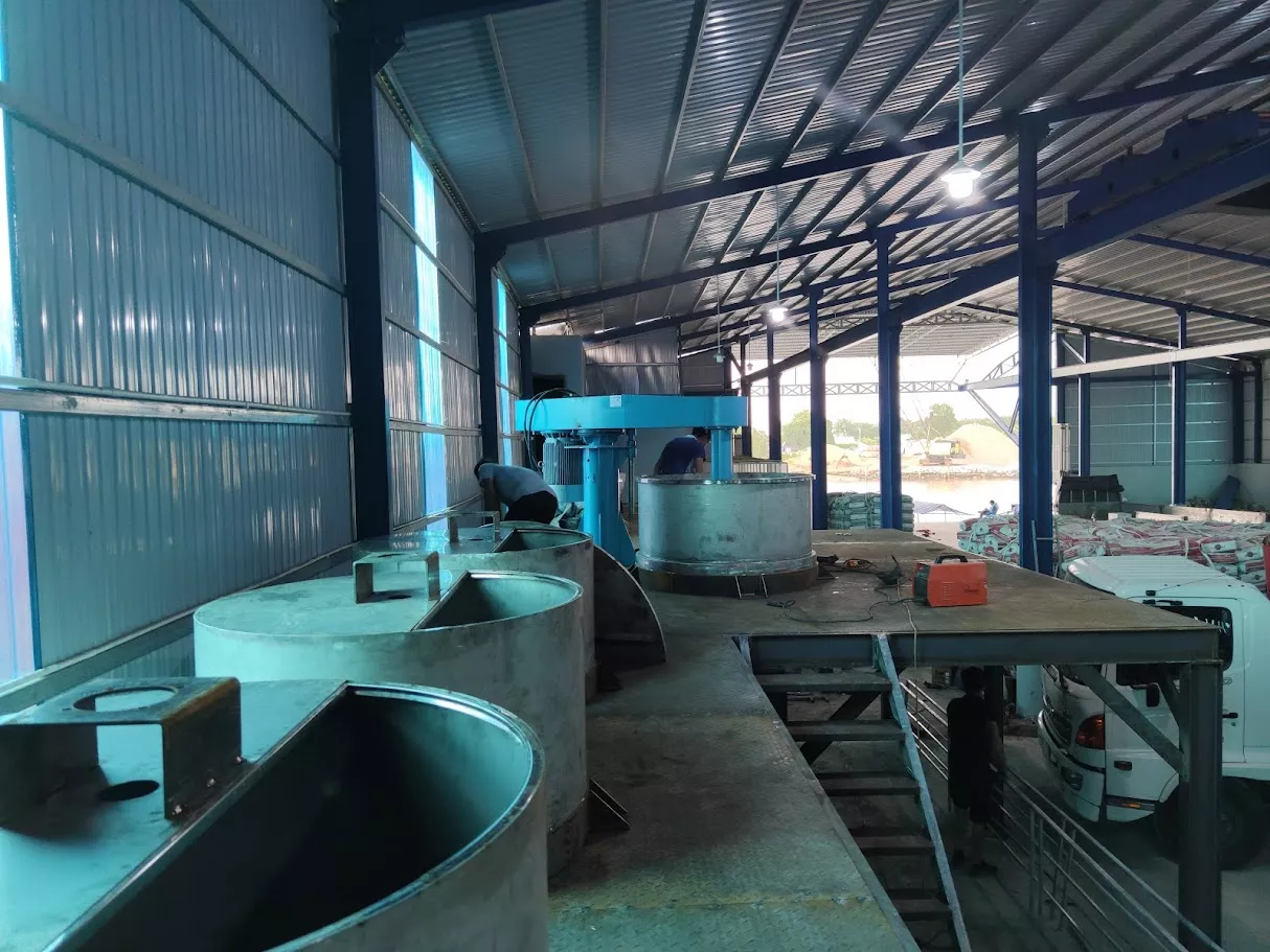Banner Máy khuấy sơn sàn thao tác 2500 lít chất lượng cao 1