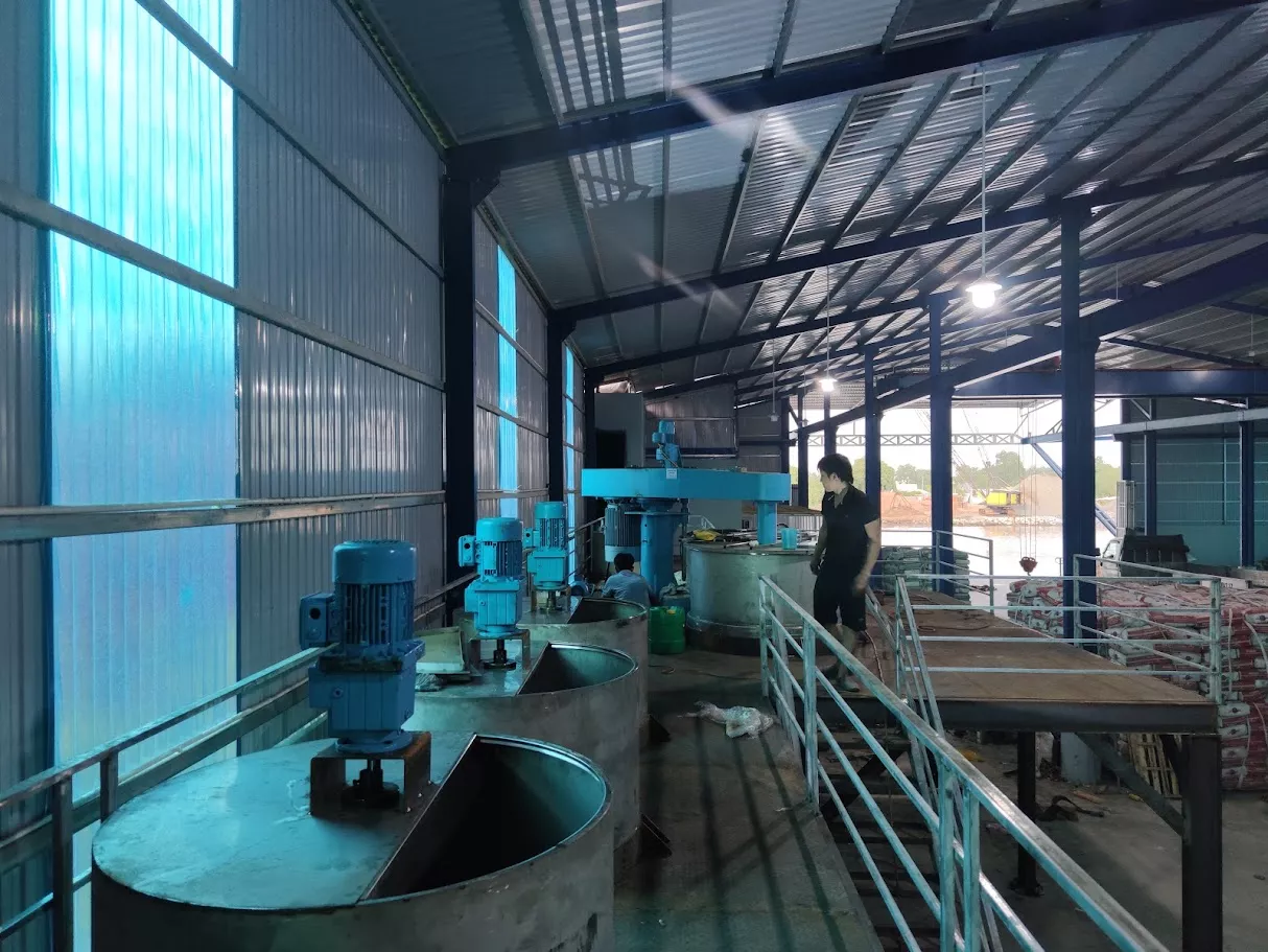 Banner Máy khuấy sơn sàn thao tác 2500 lít chất lượng cao 3