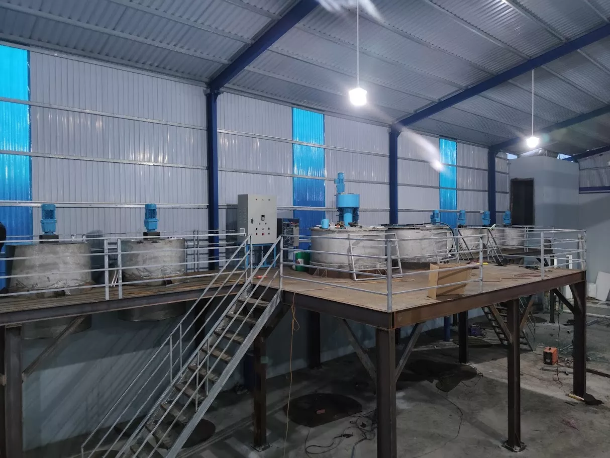 Banner Máy khuấy sơn sàn thao tác 2500 lít chất lượng cao 6