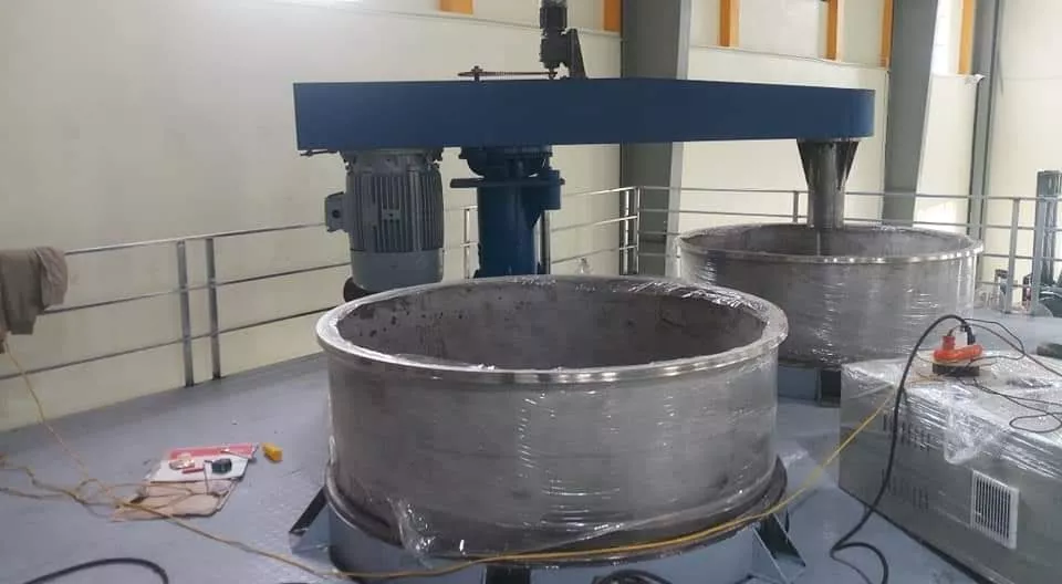 Banner Máy khuấy sơn 5000 lít sàn thao tác công suất lớn 3